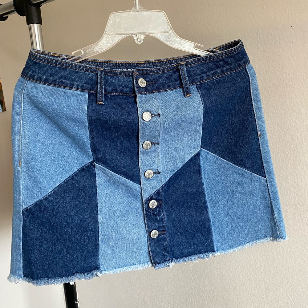 patterned AE skirt!